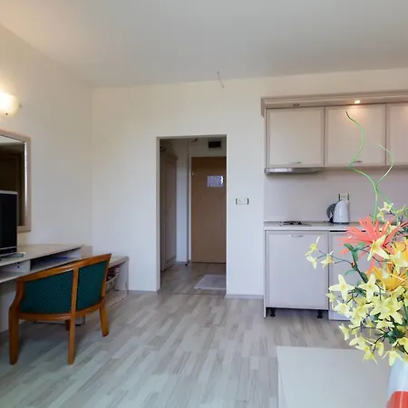 Апартамент ❤1 Bedroom W Kitchen&pool View ❤cz❤